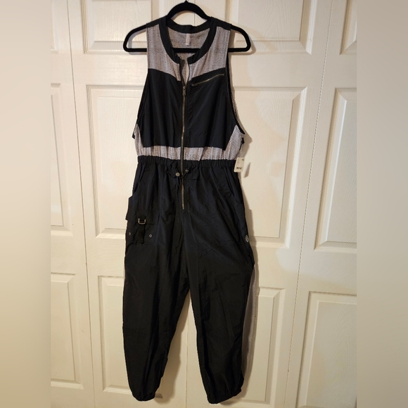 FP Movement by Free People Inhale Jumpsuit - Picture 4 of 14